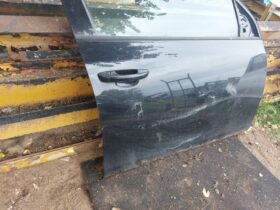 VW Jobb első Ajtó (Részeivel)