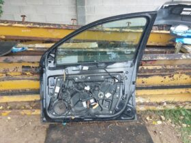 VW Jobb első Ajtó (Részeivel)