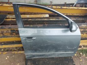 VW Jobb első Ajtó (Részeivel)