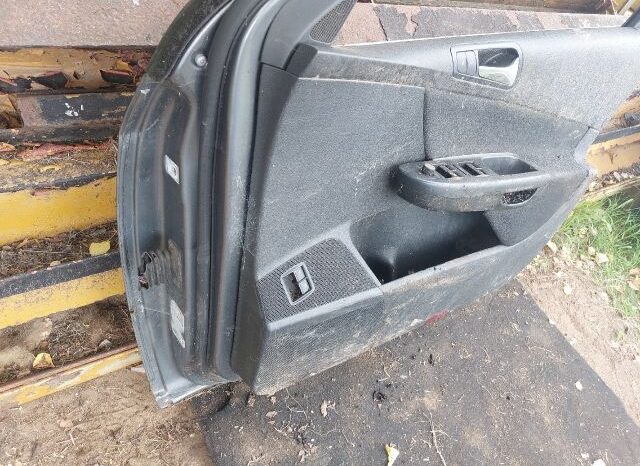 
								VW Jobb első Ajtó (Részeivel) full									
