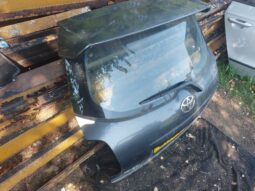 
										TOYOTA Csomagtérajtó (Részeivel) full									
