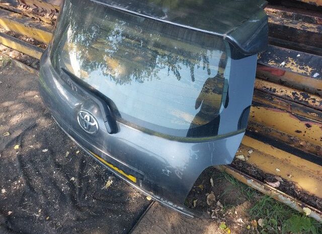 
								TOYOTA Csomagtérajtó (Részeivel) full									