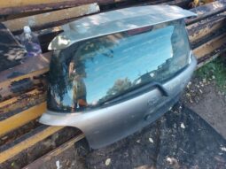 
										TOYOTA Csomagtérajtó (Részeivel) full									