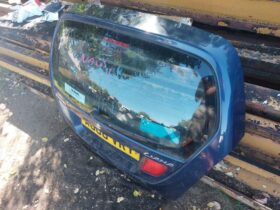 SUZUKI Csomagtérajtó (Részeivel)