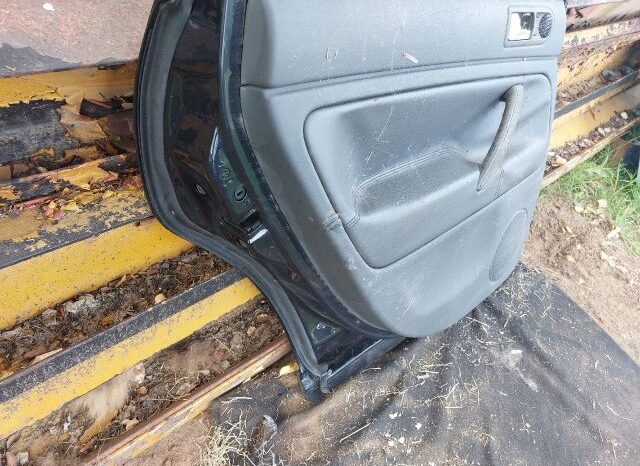 
								VW Bal hátsó Ajtó (Részeivel) full									