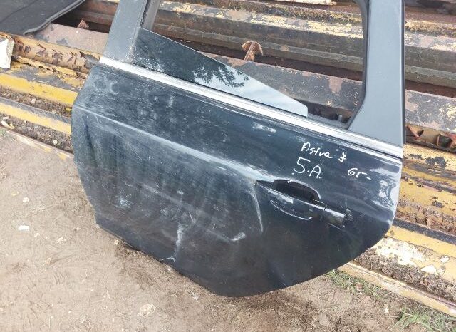 
								OPEL Bal hátsó Ajtó (Részeivel) full									