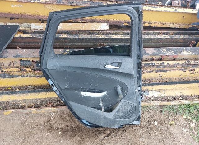 
								OPEL Bal hátsó Ajtó (Részeivel) full									