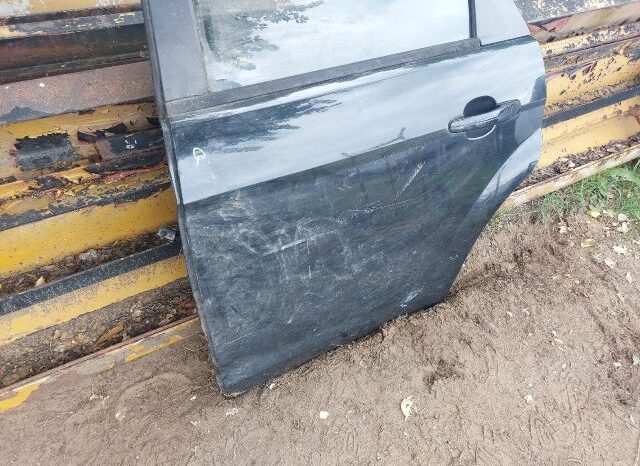
								FORD Bal hátsó Ajtó (Részeivel) full									