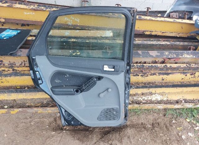 
								FORD Bal hátsó Ajtó (Részeivel) full									