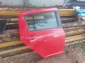SUZUKI Jobb hátsó Ajtó (Részeivel)