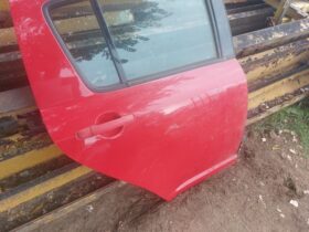 SUZUKI Jobb hátsó Ajtó (Részeivel)