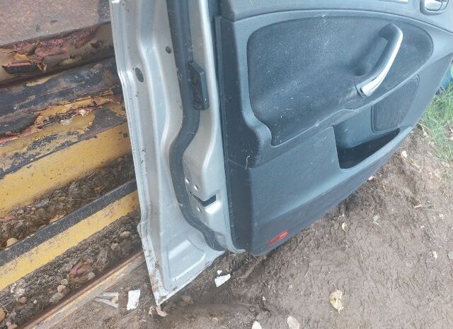 
								FORD Bal első Ajtó (Részeivel) full									