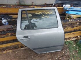 SKODA Jobb hátsó Ajtó (Részeivel)