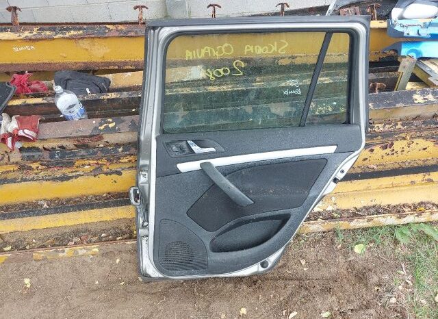 
								SKODA Jobb hátsó Ajtó (Részeivel) full									
