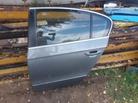 VW Bal hátsó Ajtó (Részeivel)