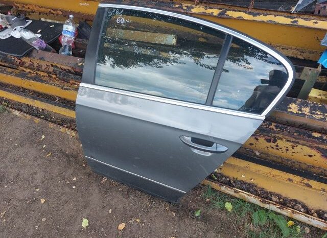 
								VW Bal hátsó Ajtó (Részeivel) full									