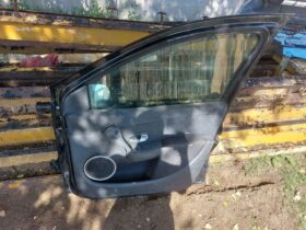 RENAULT Jobb első Ajtó (Részeivel)