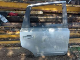 NISSAN Jobb hátsó Ajtó (Részeivel)