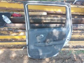 NISSAN Jobb hátsó Ajtó (Részeivel)