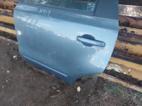 NISSAN Bal hátsó Ajtó (Részeivel)