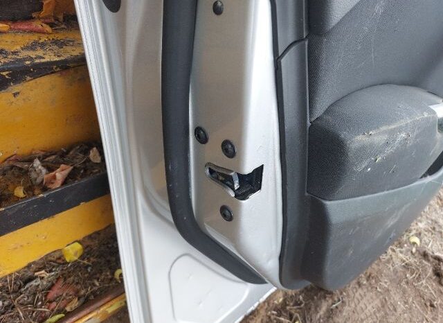 
								OPEL Bal első Ajtó (Részeivel) full									