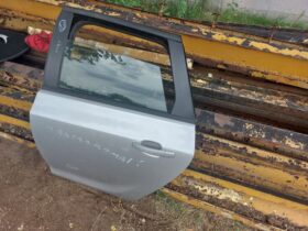 OPEL Bal hátsó Ajtó (Részeivel)
