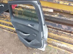 
										OPEL Bal hátsó Ajtó (Részeivel) full									
