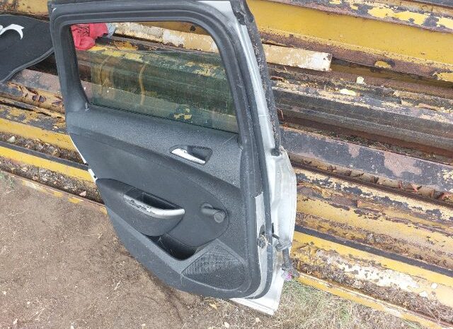 
								OPEL Bal hátsó Ajtó (Részeivel) full									