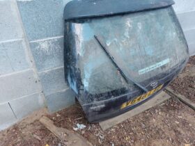 TOYOTA Csomagtérajtó (Részeivel)