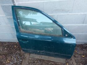SKODA Jobb első Ajtó (Részeivel)