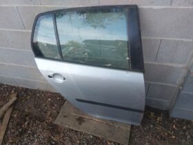 VW Jobb hátsó Ajtó (Részeivel)