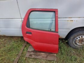 SUZUKI Jobb hátsó Ajtó (Részeivel)