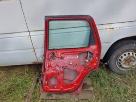 SUZUKI Jobb hátsó Ajtó (Részeivel)