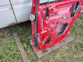 SUZUKI Jobb hátsó Ajtó (Részeivel)