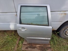 VW Jobb hátsó Ajtó (Részeivel)