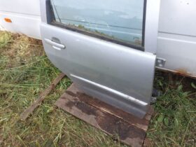 VW Jobb hátsó Ajtó (Részeivel)