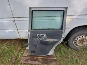 VW Jobb hátsó Ajtó (Részeivel)