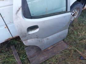 SUZUKI Jobb hátsó Ajtó (Részeivel)