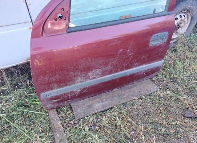 
								OPEL Bal első Ajtó (Részeivel) full									