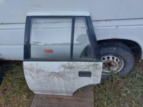 SUZUKI Bal hátsó Ajtó (Részeivel)