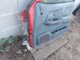MITSUBISHI Jobb első Ajtó (Részeivel)