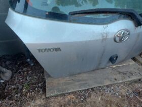 TOYOTA Csomagtérajtó (Részeivel)