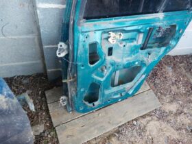 SUZUKI Jobb hátsó Ajtó (Részeivel)