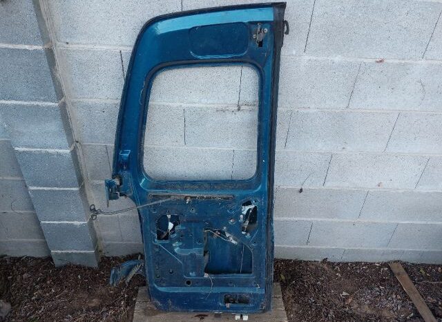 
								NISSAN Jobb Csomagtérajtó (Részeivel) full									