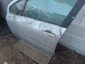 PEUGEOT Bal első Ajtó (Részeivel)