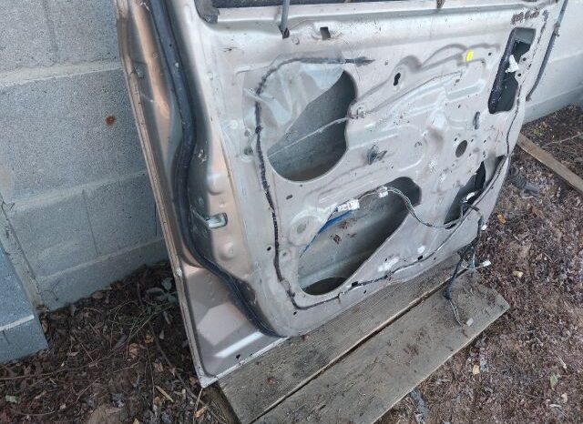 
								SUZUKI Bal első Ajtó (Részeivel) full									