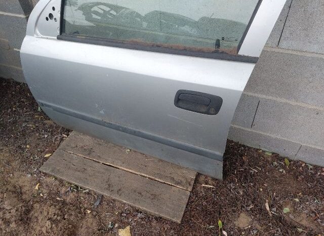 
								OPEL Bal első Ajtó (Részeivel) full									