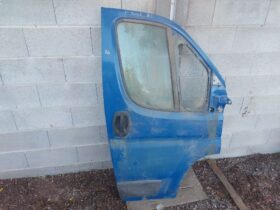 PEUGEOT Jobb első Ajtó (Részeivel)