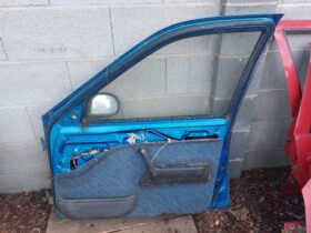 SUZUKI Jobb első Ajtó (Részeivel)