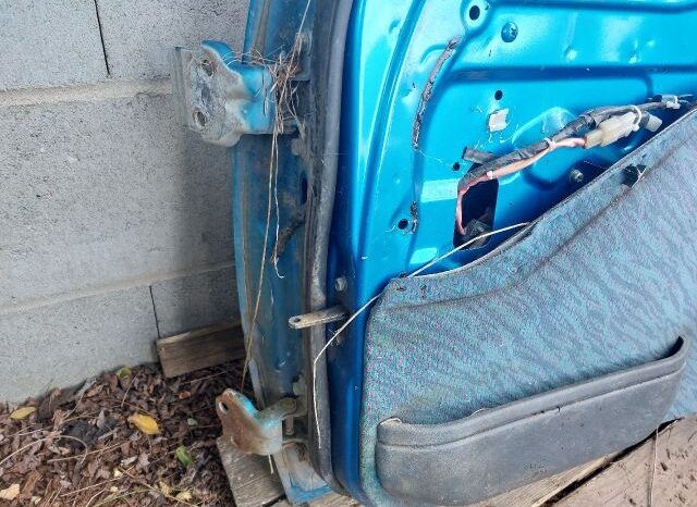 
								SUZUKI Jobb első Ajtó (Részeivel) full									